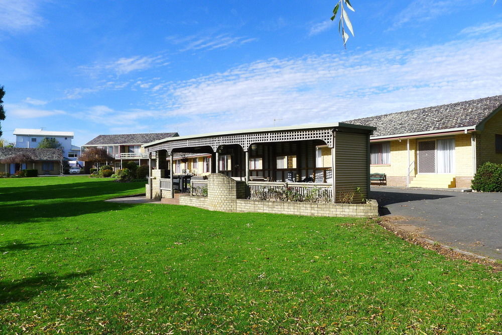 Willaway Motel Apartments 울버스톤 외부 사진